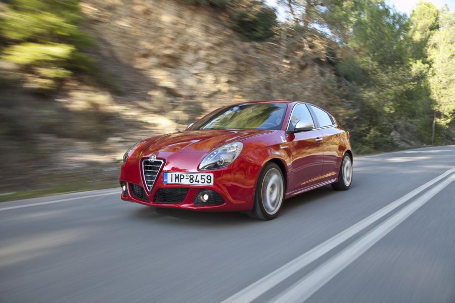  Alfa Romeo Giulietta Quadrifoglio Verde (940) 2010 года  (фото 24 из 48)